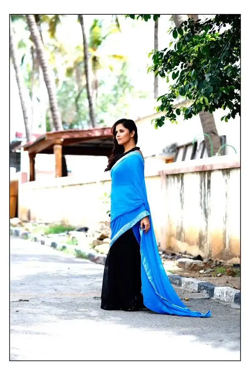 SOUTH INDIAN TV ACTRESS ANASUYA BHARADWAJ IN BLUE SAREE 7